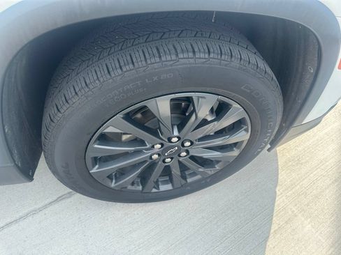 Used 2022 Chevrolet Traverse RS FWD image 41