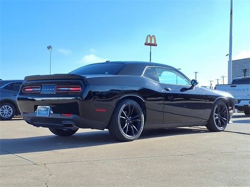 Used 2016 Dodge Challenger SXT w/ Blacktop Package image 4