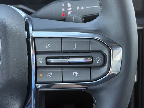 New 2026 GMC Acadia Elevation image 37