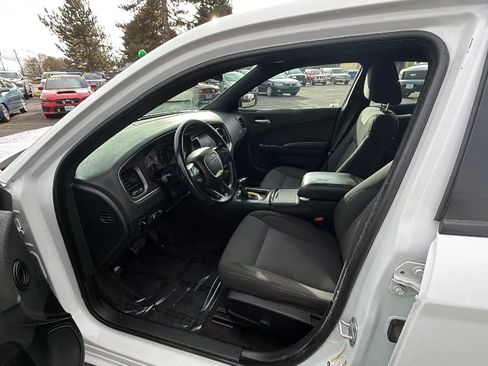 Used 2018 Dodge Charger SXT w/ Blacktop Package image 8