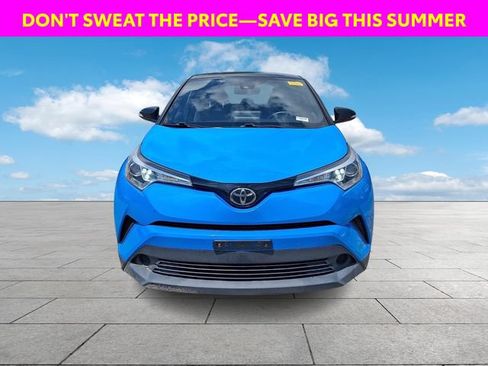 Used 2019 Toyota C-HR XLE FWD image 3