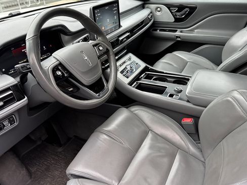 Used 2020 Lincoln Aviator Reserve w/ Equipment Group 202A image 10
