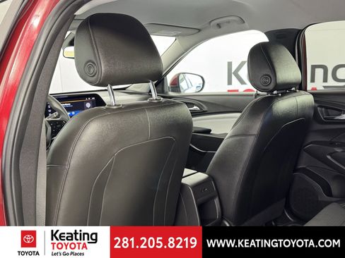 Used 2025 Chevrolet Trax LT image 16