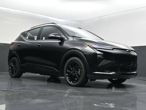 New 2027 Chevrolet Bolt RS w/ Technology Package FWD image 37