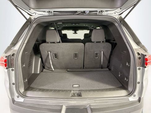 Used 2023 Chevrolet Traverse LT FWD image 26