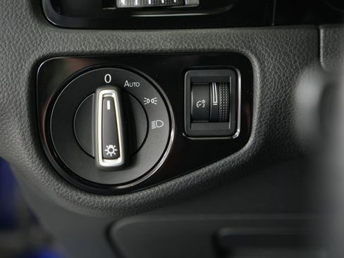 Used 2015 Volkswagen Golf R 4-Door AWD/4WD image 43