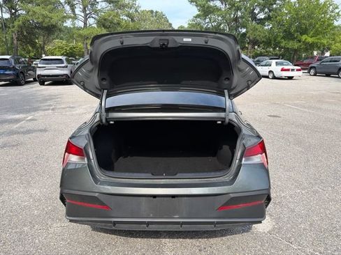 Used 2025 Hyundai Elantra Sport FWD image 23