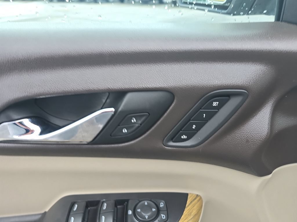 Used 2018 GMC Acadia Denali w/ Technology Package FWD image 26
