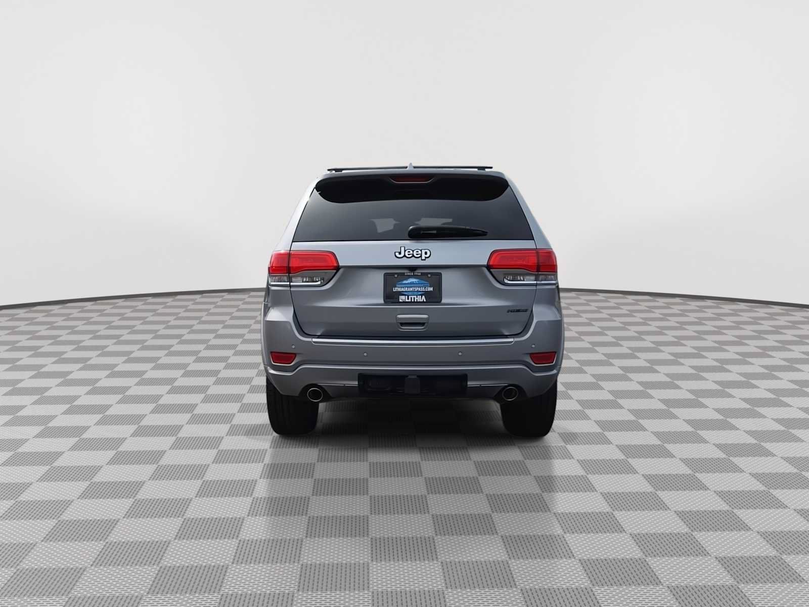 Used 2014 Jeep Grand Cherokee Overland AWD/4WD image 7