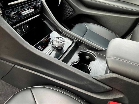 New 2025 Jeep Grand Cherokee Limited w/ Black Appearance Package image 8