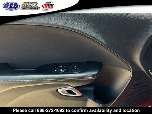 Used 2020 Dodge Challenger R/T RWD image 11