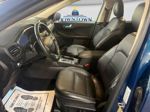 Used 2020 Ford Escape Titanium w/ Titanium Premium Package 2.0 AWD/4WD image 22