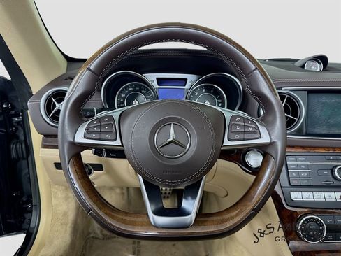Used 2018 Mercedes-Benz SL 550 image 12