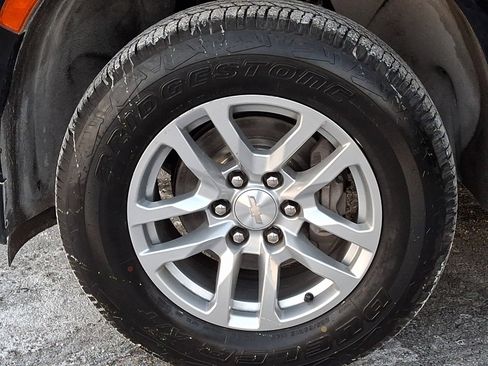 Used 2023 Chevrolet Suburban LT image 28