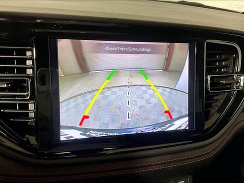 Used 2025 Dodge Durango GT RWD image 17