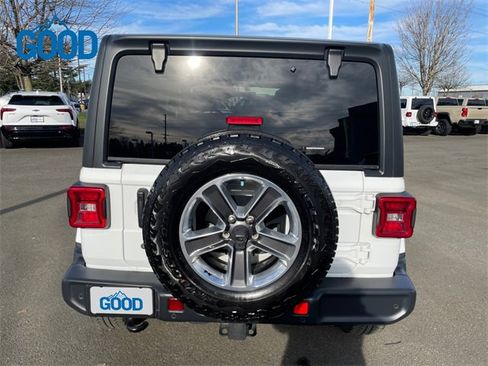 Used 2020 Jeep Wrangler Unlimited Sahara w/ Uconnect 4C Nav & Sound Group image 36