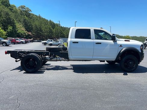 Used 2024 RAM 5500 Tradesman w/ Max Tow Package AWD/4WD image 4
