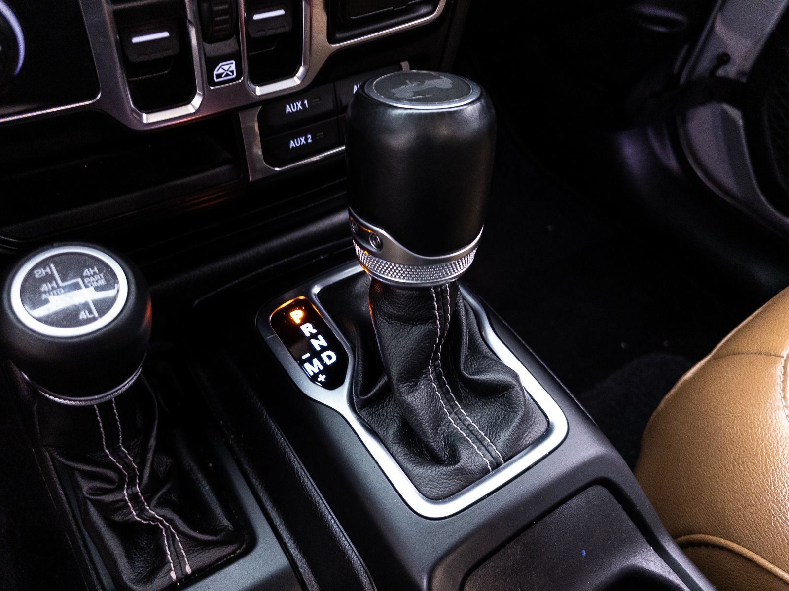 Used 2022 Jeep Wrangler Unlimited Sahara AWD/4WD image 35