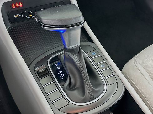 Used 2025 Hyundai Kona SEL FWD image 24