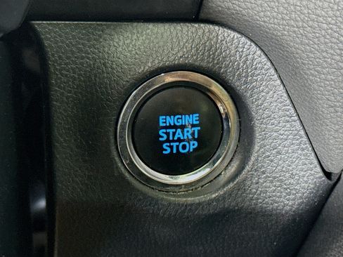 Used 2022 Toyota RAV4 XLE AWD/4WD image 21
