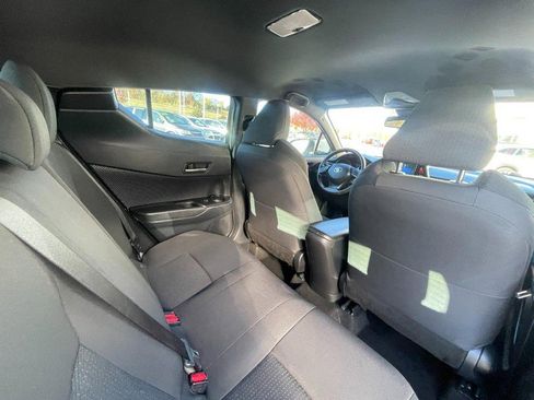 Used 2018 Toyota C-HR XLE image 12