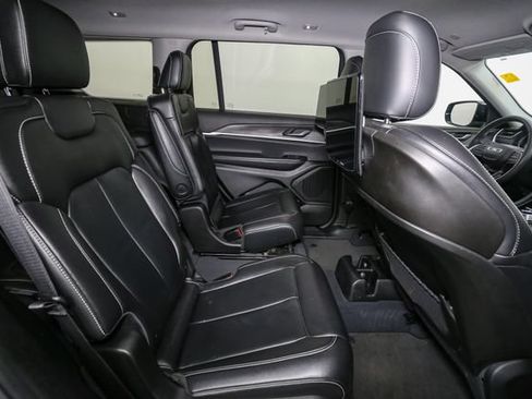 Used 2023 Jeep Grand Cherokee L Limited w/ Black Appearance Package AWD/4WD image 20