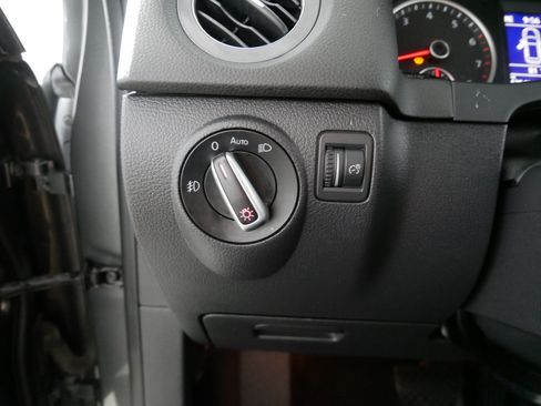 Used 2013 Volkswagen Tiguan SEL AWD/4WD image 26
