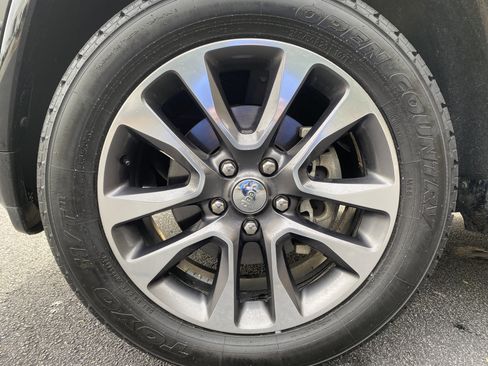 Used 2018 Jeep Grand Cherokee Overland image 43