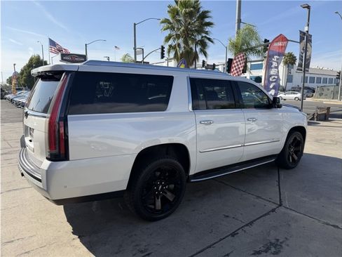 Used 2018 Cadillac Escalade ESV Luxury RWD image 14