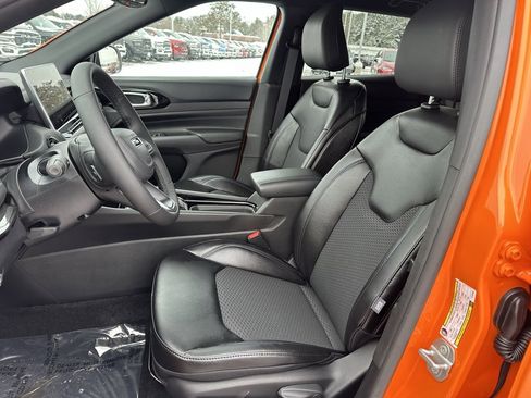 New 2026 Jeep Compass Latitude image 9