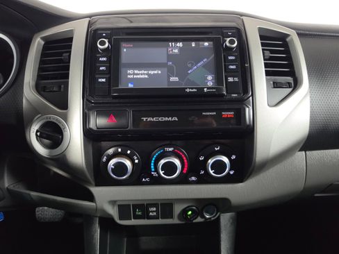 Used 2015 Toyota Tacoma 4x4 Double Cab w/ TRD Off-Road Package image 27