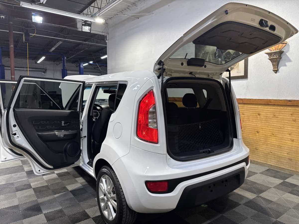Used 2012 Kia Soul + FWD image 10