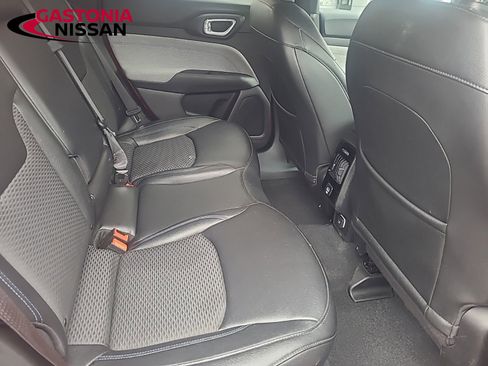 Used 2024 Jeep Compass Latitude image 45