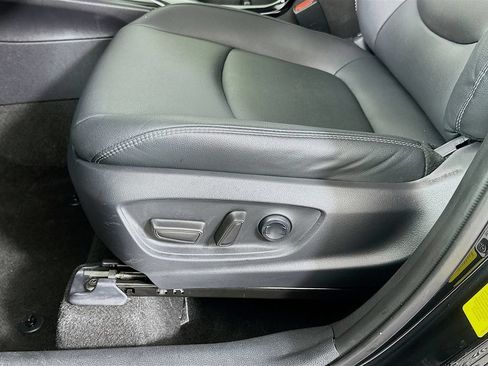 Certified 2025 Toyota Corolla Cross XLE FWD image 20