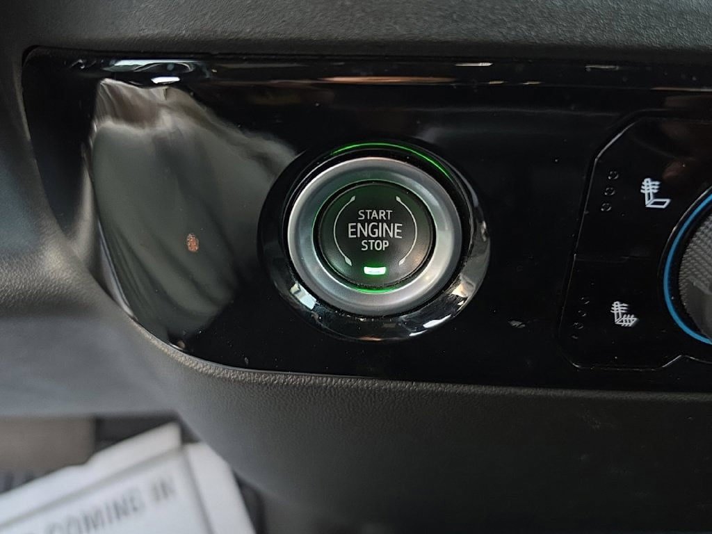 Used 2022 Chevrolet Silverado 1500 LT AWD/4WD image 8