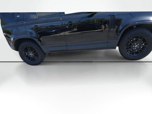 Used 2024 Land Rover Defender 110 S AWD/4WD image 4