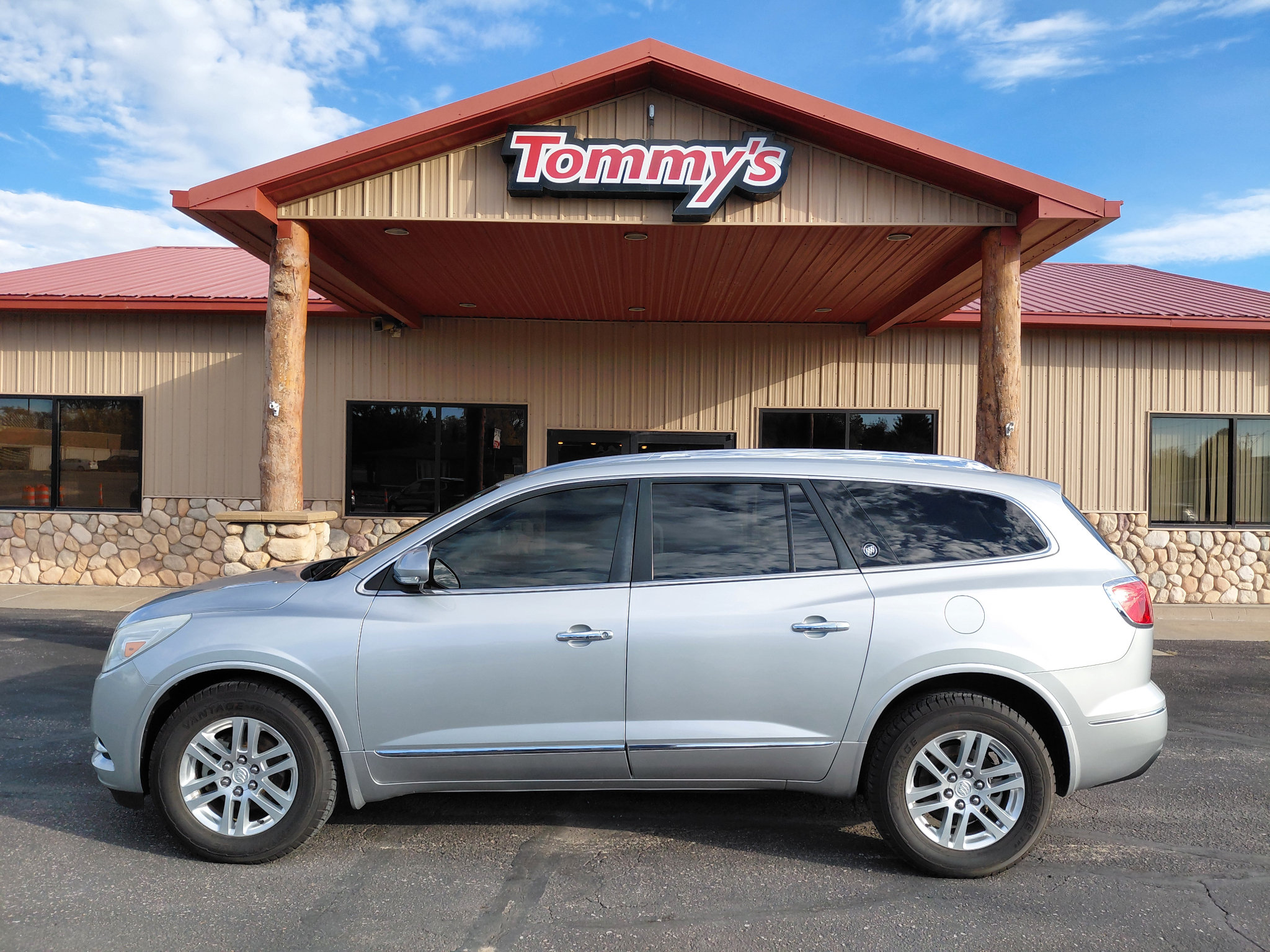 Used 2014 Buick Enclave Convenience FWD image 1