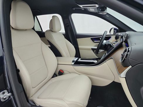 Used 2024 Mercedes-Benz GLC 300 image 19