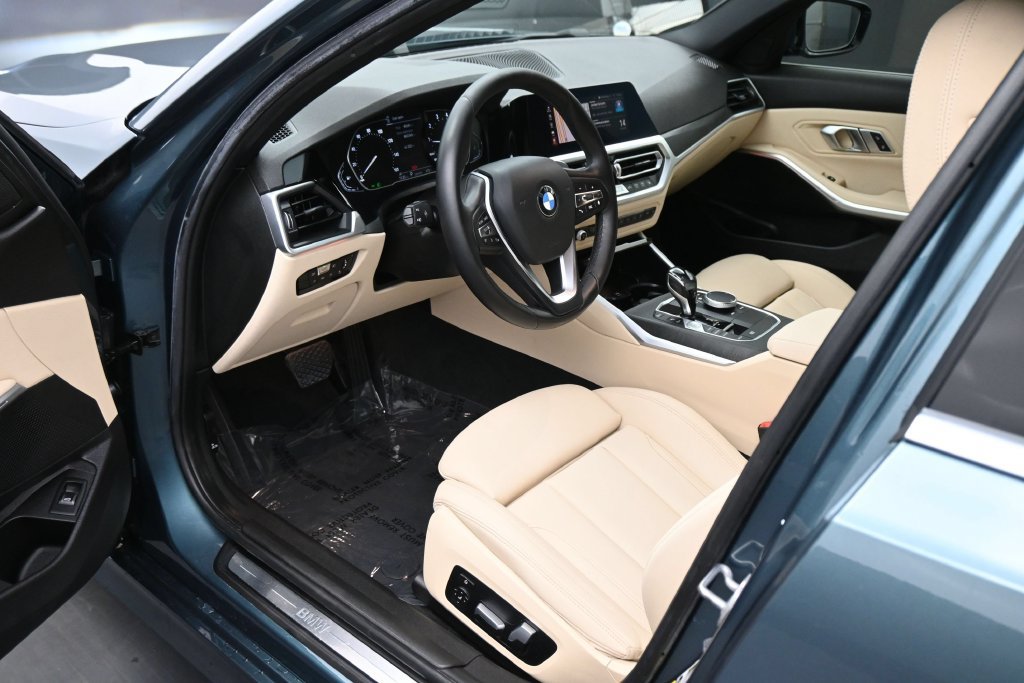 Used 2021 BMW 330i Sedan w/ Convenience Package RWD image 2