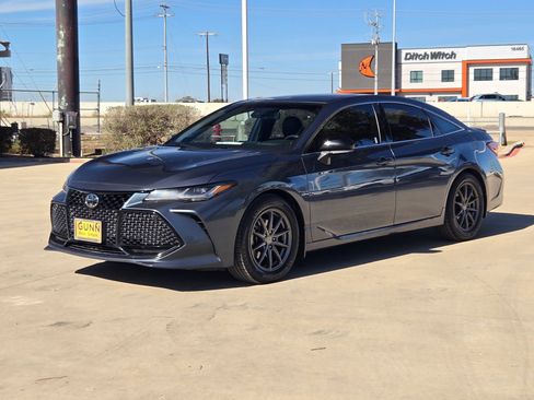 Used 2022 Toyota Avalon Touring image 7