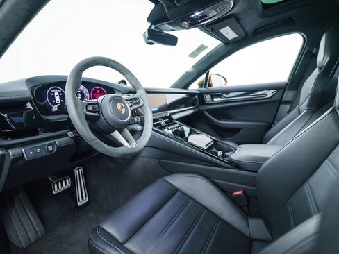 Certified 2025 Porsche Panamera GTS AWD/4WD image 4