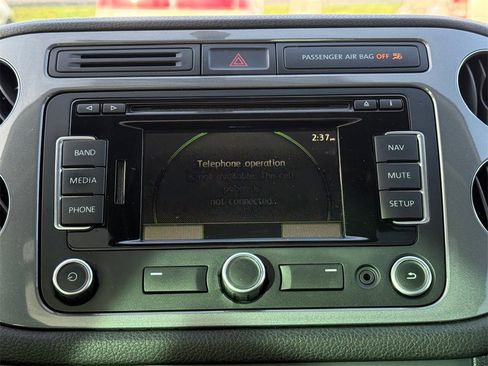 Used 2012 Volkswagen Tiguan S image 21