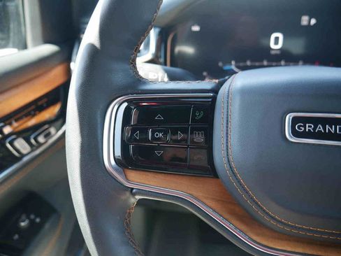 Used 2024 Jeep Grand Wagoneer Series III AWD/4WD image 42