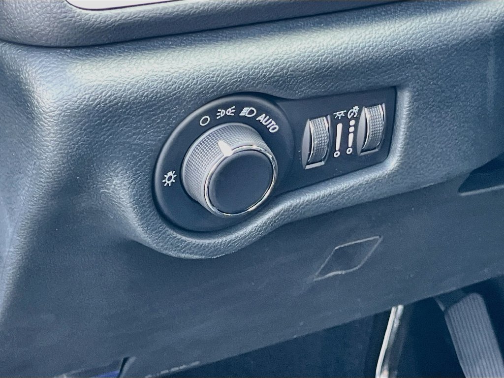 New 2026 Chrysler Voyager LX FWD image 10