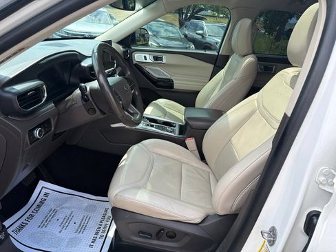 Used 2023 Ford Explorer Platinum w/ Technology Package AWD/4WD image 24