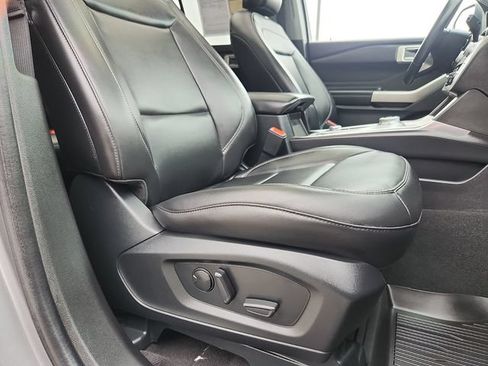 Certified 2023 Ford Explorer XLT w/ Equipment Group 202A AWD/4WD image 35