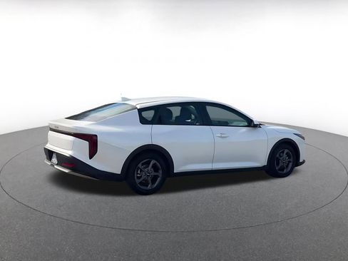 Used 2025 Kia K4 LXS image 14