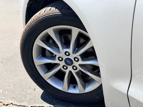 Used 2017 Ford Fusion SE FWD image 23