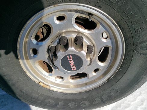 Used 2006 GMC Sierra 2500 SLE w/ Snow Plow Prep Package image 17