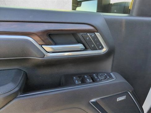 Used 2025 GMC Sierra 2500 SLT w/ SLT Premium Package AWD/4WD image 10